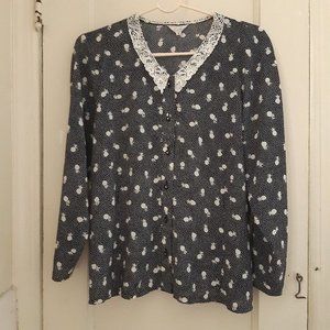Parisian look Black Floral  Blouse with Crochet Lace Collar